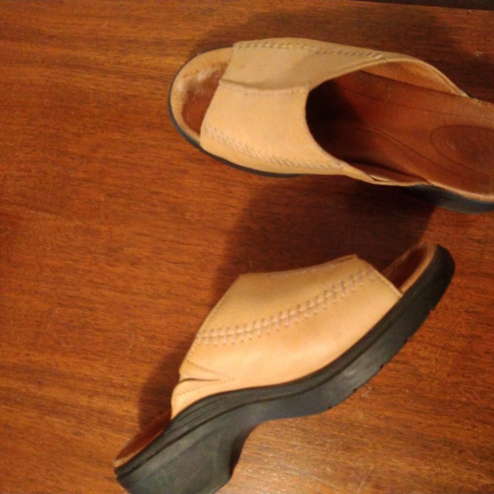 Ariats brand slip-on sandals